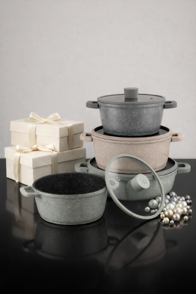 classic die cast aluminum pot