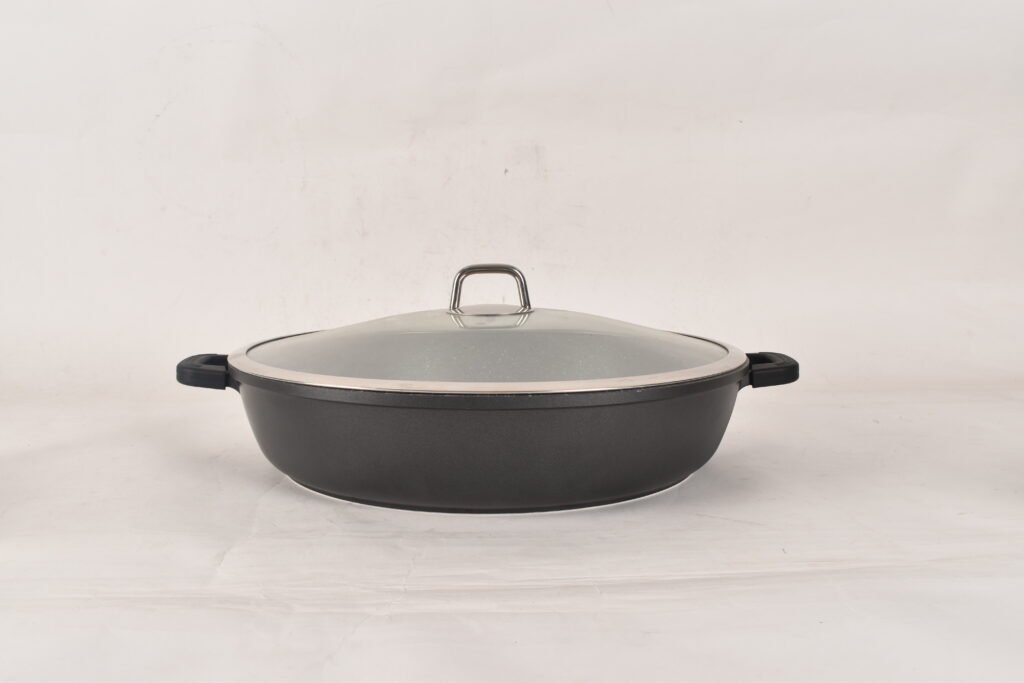 44cm extra-large die cast aluminum nonstick shallow casserole